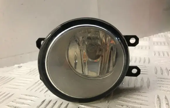 Toyota Avensis T270 Front fog light 812200D040 812200D041 812200D042