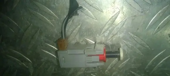 Opel Vectra C Brake pedal sensor switch 09185907 8658451010
