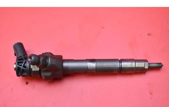 BMW 7 F01 F02 F03 F04 Fuel injector 7810702