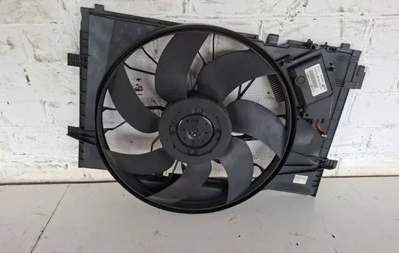 Mercedes-Benz C W203 Electric radiator cooling fan A2035000293
