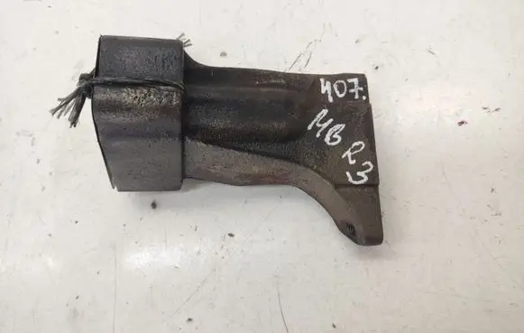 Mercedes-Benz R W251 Engine mounting bracket A6420960345