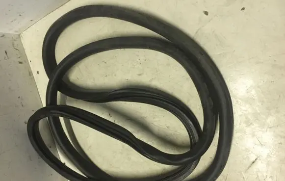 Peugeot Partner Rear door rubber seal (on body) 