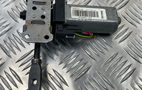 Skoda Superb B6 (3T) Seat adjustment motor 974467102 D329902