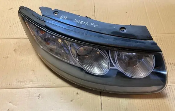 Hyundai Santa Fe Headlight/headlamp