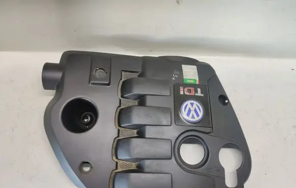 Volkswagen PASSAT B5.5 Engine cover (trim)