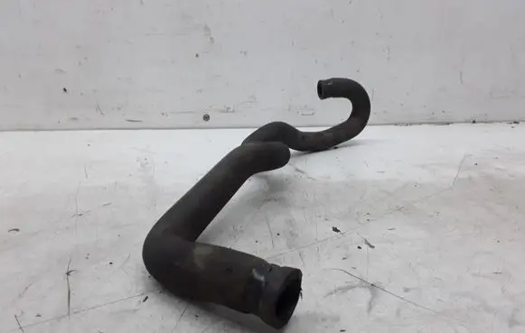 BMW 5 E39 Engine coolant pipe/hose