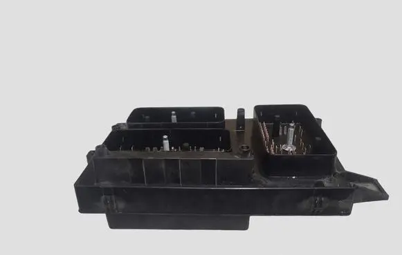 Opel Zafira B Fuse module 13206754 SW0816 HW0010