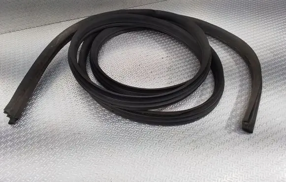Opel Movano B Front door rubber seal 