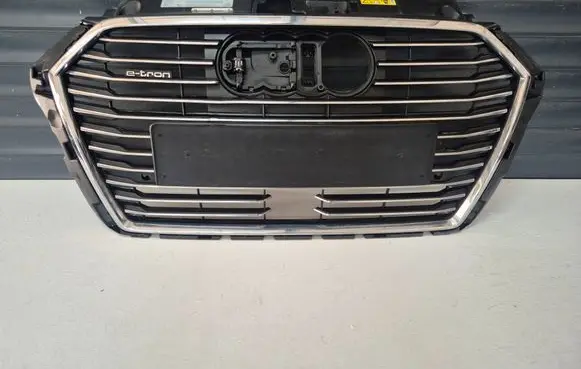 Audi A3 S3 8V Front bumper upper radiator grill 8V4853651AC