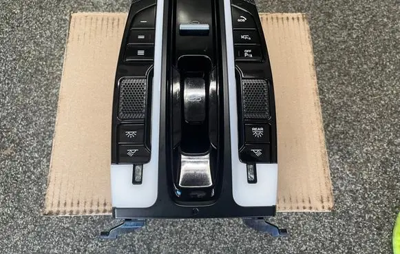 Porsche Cayenne (9Y0 9Y3) Headlining lighting console trim 9Y0947135GA 00121749HWH 012931327