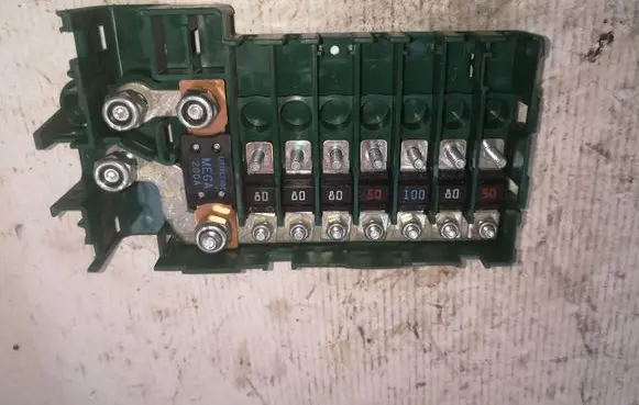 BMW 5 E39 Fuse module 8387541 5018483 18490