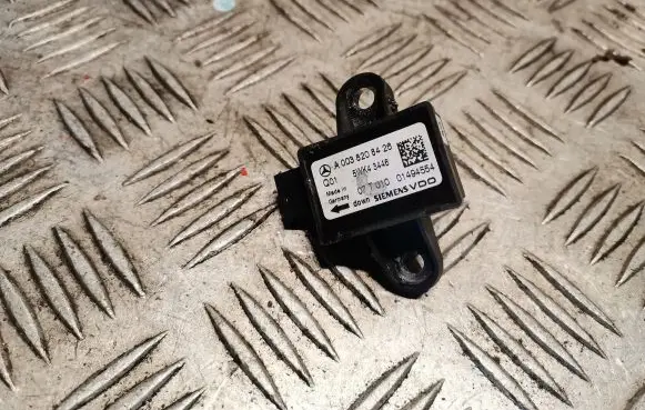 Mercedes-Benz ML W164 Airbag deployment crash/impact sensor 0038208426