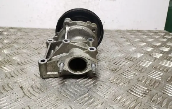 Mitsubishi Outlander Water pump