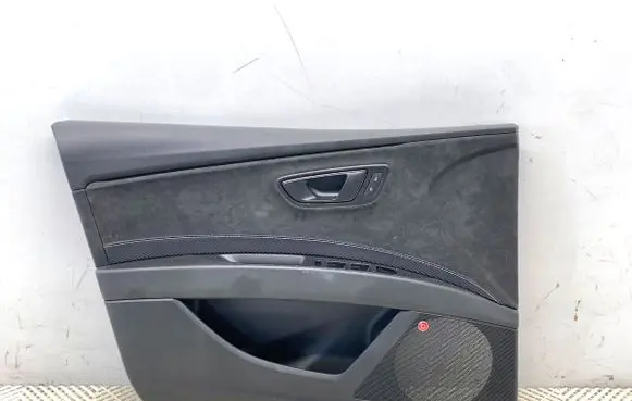 Seat Leon (5F) Front door card panel trim 