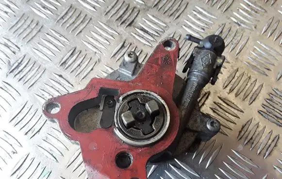 Renault Scenic III - Grand scenic III Vacuum pump 8200683981
