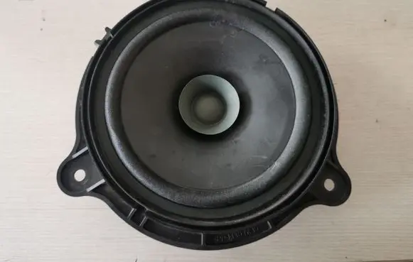 Nissan Quest Rear door speaker 281567Z800