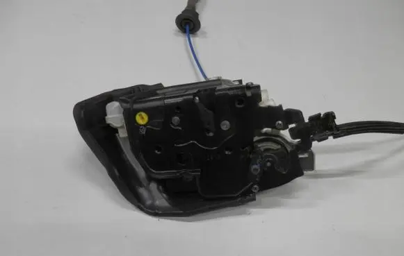 Audi A8 S8 D4 4H Rear door lock 4H0839015C