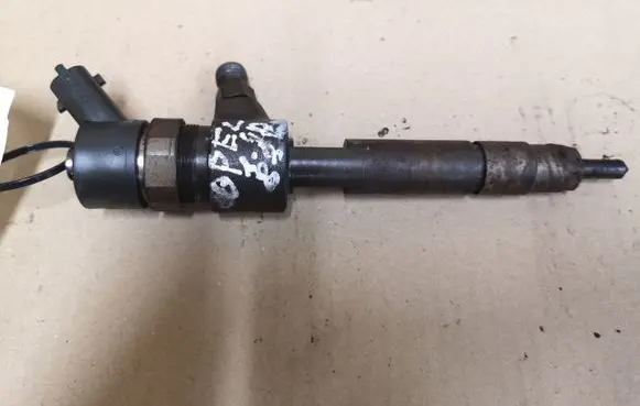 Opel Zafira B Fuel injector 0445110276
