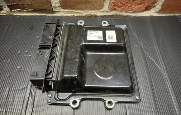 Volvo XC60 Engine control unit/module 32242004