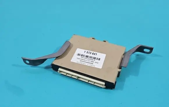 Toyota Avensis T270 Central body control module 8999005031 IMPRK1573641