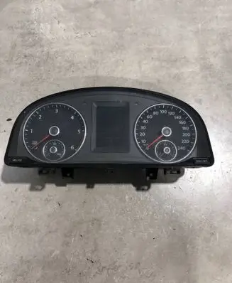 Volkswagen Caddy Speedometer (instrument cluster) 2K5920876F