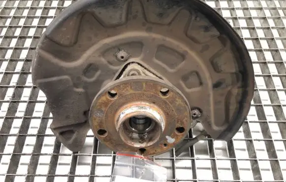 Volkswagen PASSAT B8 Front wheel hub spindle knuckle