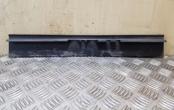 Volkswagen Tiguan Intercooler air guide/duct channel