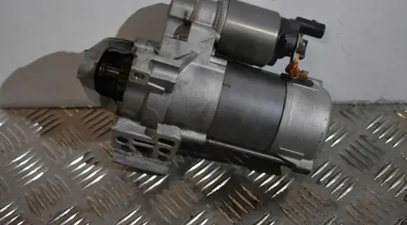 BMW 7 G11 G12 Starter motor 8490093