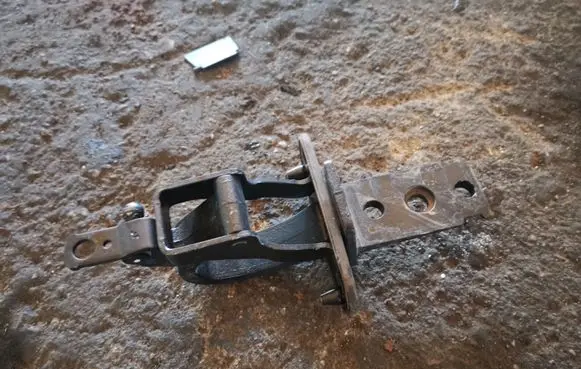 Volvo V70 Tailgate/trunk/boot hinge