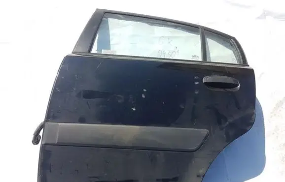 KIA Rio Rear door juodos