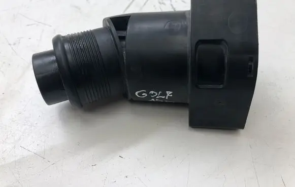 Volkswagen Golf VII Turbo air intake inlet pipe/hose 04L131111M