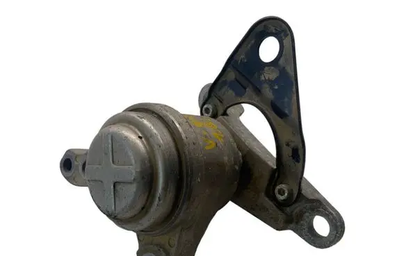 Volvo S60 Engine mount bracket 31277689 050312