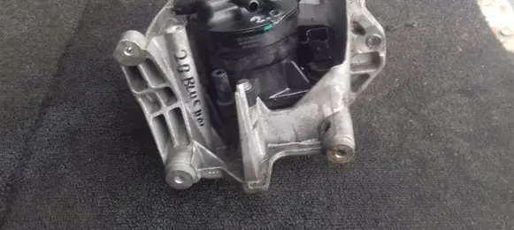 Peugeot 308 Fuel filter housing 9676133480