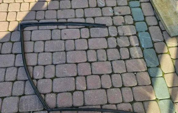 Toyota C-HR I Front door rubber seal 91TYS