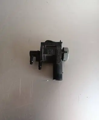 Audi A8 S8 D3 4E Turbo solenoid valve 1J0906283C