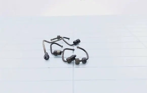 Volvo S40, V40 Fuel injector supply line/pipe 