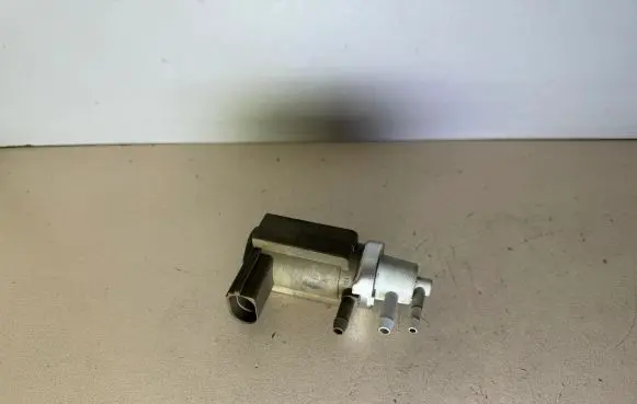 Audi A6 S6 C5 4B Turbo solenoid valve 059906627C 72290321 02T338