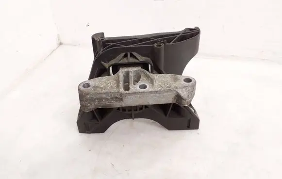 Peugeot 3008 II Engine mount bracket 9807992680