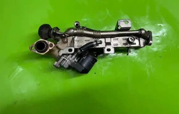 BMW 7 F01 F02 F03 F04 EGR valve cooler 7823210