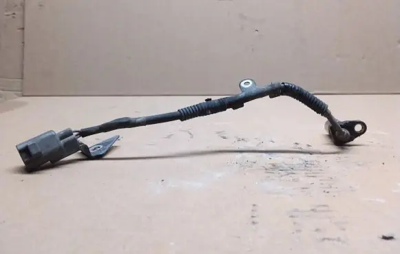 Toyota Avensis T270 Crankshaft position sensor 9091905069