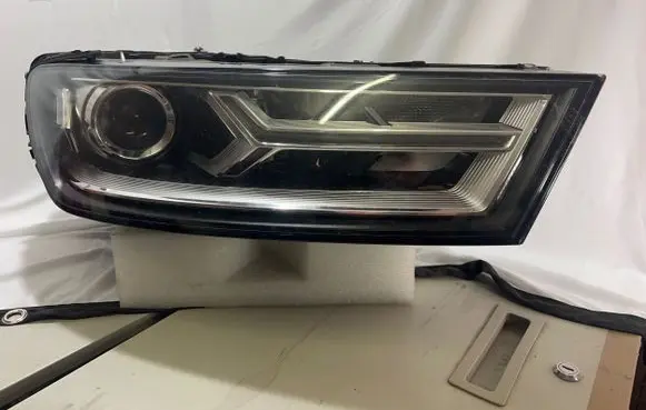 Audi Q7 4M Headlight/headlamp 4M0941006B