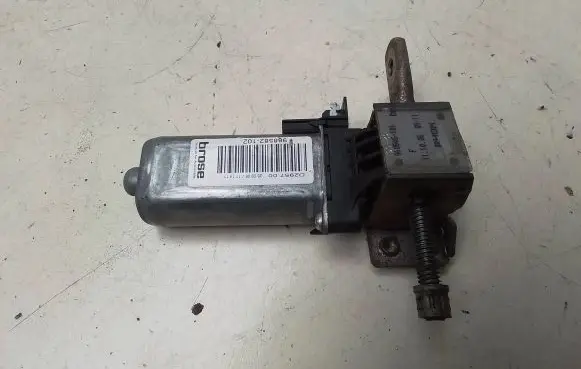 Volkswagen PASSAT B6 Seat adjustment motor D295700 988582102 25090611
