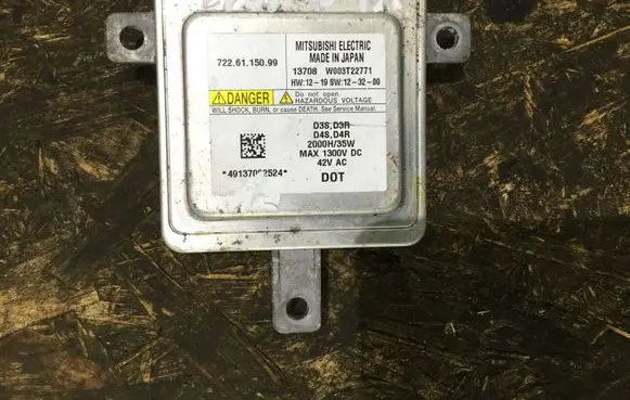 Volvo V40 Xenon control unit/module W003T22771