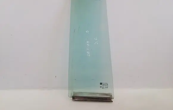 Rear vent window glass