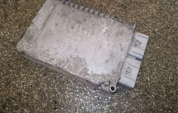 Chrysler 300M Engine control unit/module 04606675AE