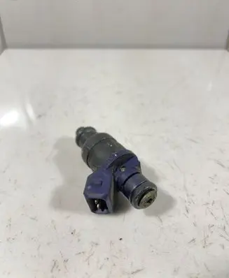 Audi A4 S4 B5 8D Fuel injector 078133551L