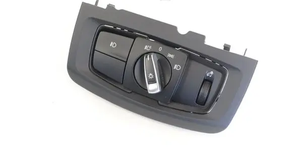 Volkswagen Jetta VI Light switch 9311721