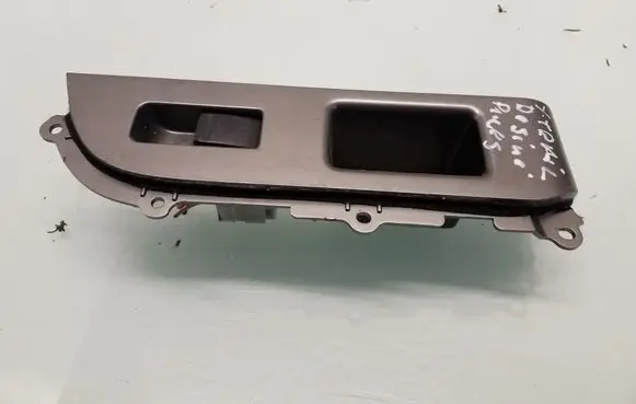 Nissan X-Trail T30 Electric window control switch 80960