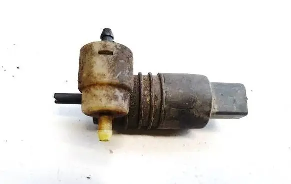 Volkswagen Golf III Windscreen/windshield washer pump 1j0973722