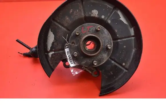 Front wheel hub spindle knuckle